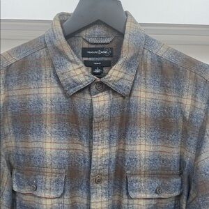 Treasure & Bond Trim Fit Plaid Flannel Long Sleeved Shirt. Men’s Large Trim Fit